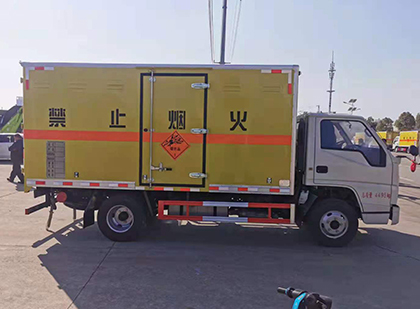 扎囊爆破器材运输车