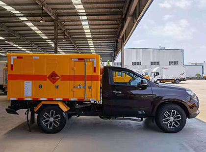 扎囊爆破器材运输车
